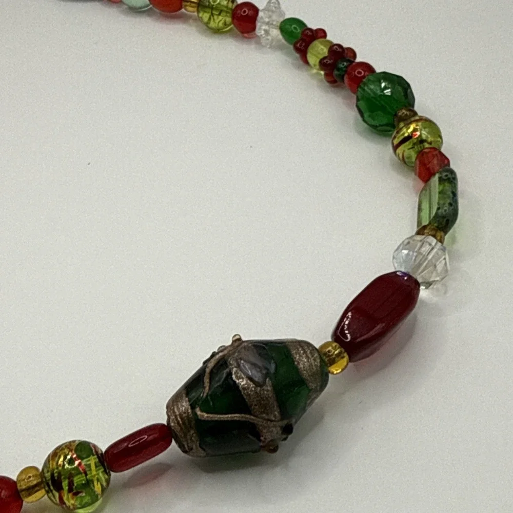 Vintage Necklace‎ Art Glass Red Green Beads Round & Figural Abstract Beaded 14in - Picture 9 of 16